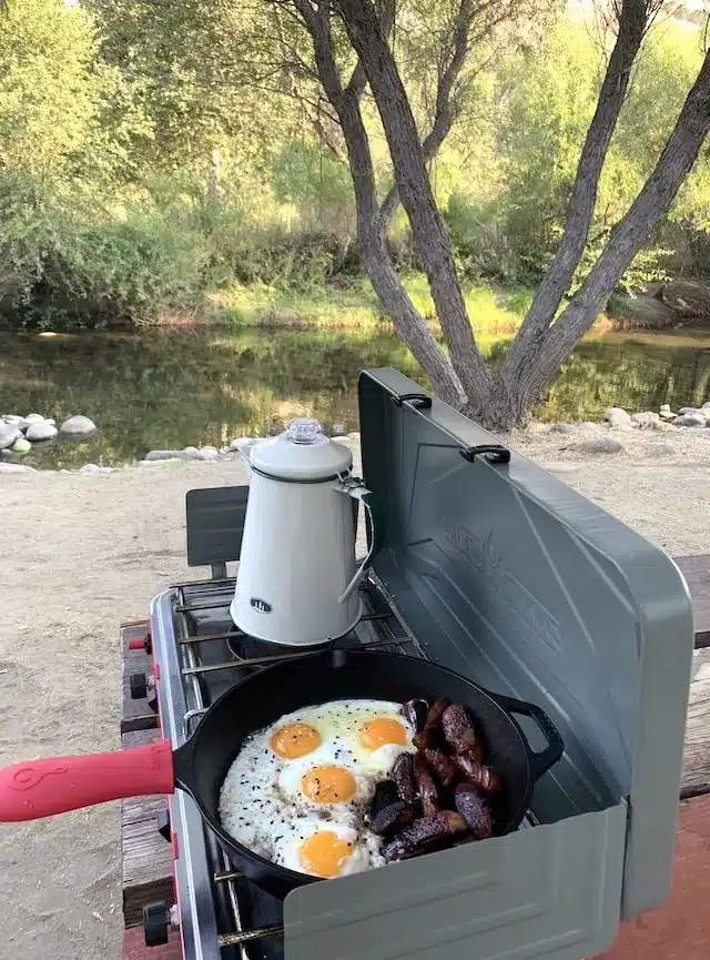 Family Travel destination blog, Tomo Travel Camping's breakfast at a campground.