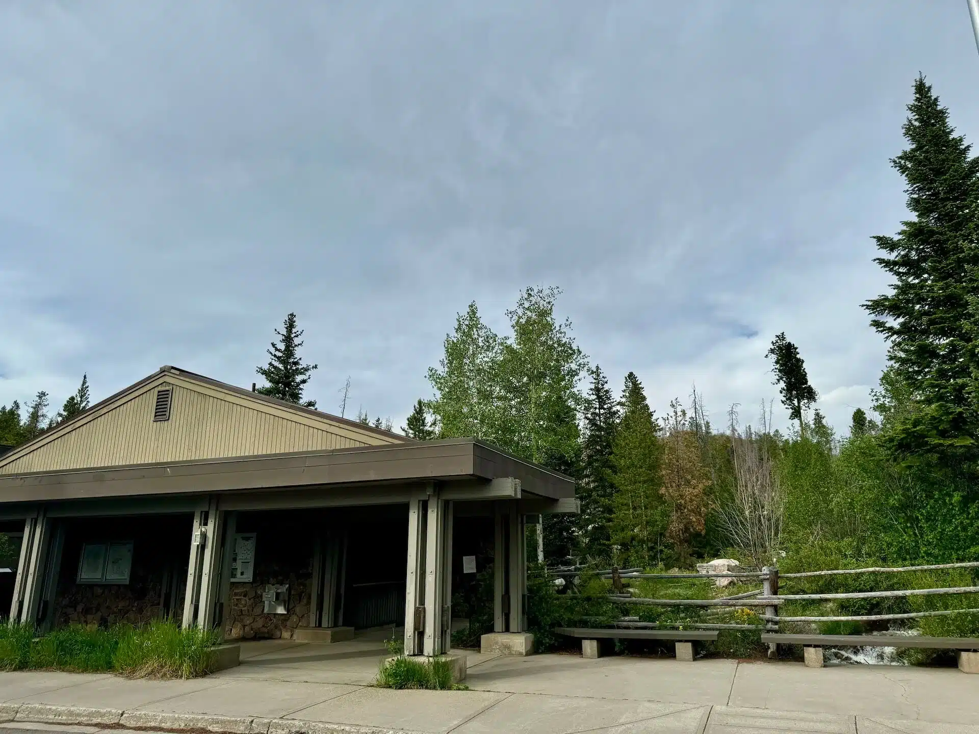 The building of Visitor Center near Timber Creek Campground.