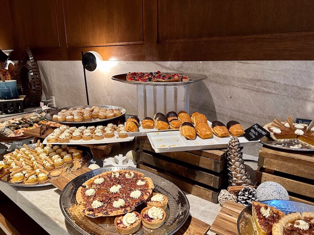 アメリカ・アメックスFHRのホテルクレジット特典を利用したコロラド・グランドハイアットの無料デザートビュッフェ