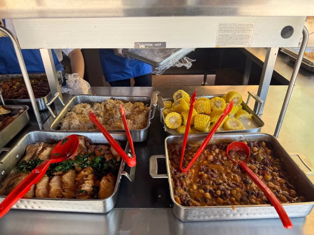 キャスタウェイキーレストランで選べるBBQの昼食