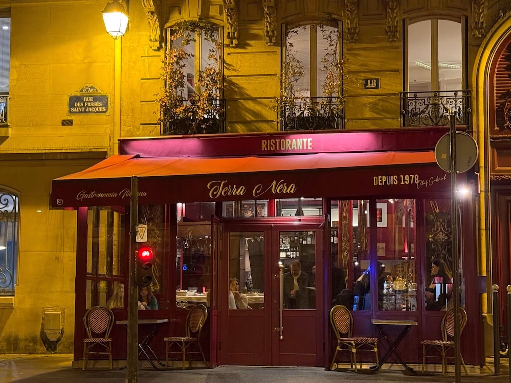 パリ旅行記：エミリーパリへ行くのロケ地、ガブリエルのレストラン