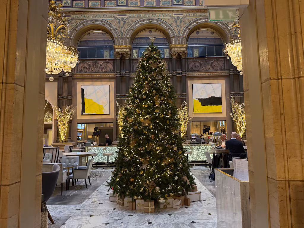 ゴージャスな内装のヒルトン・パリ・オペラ